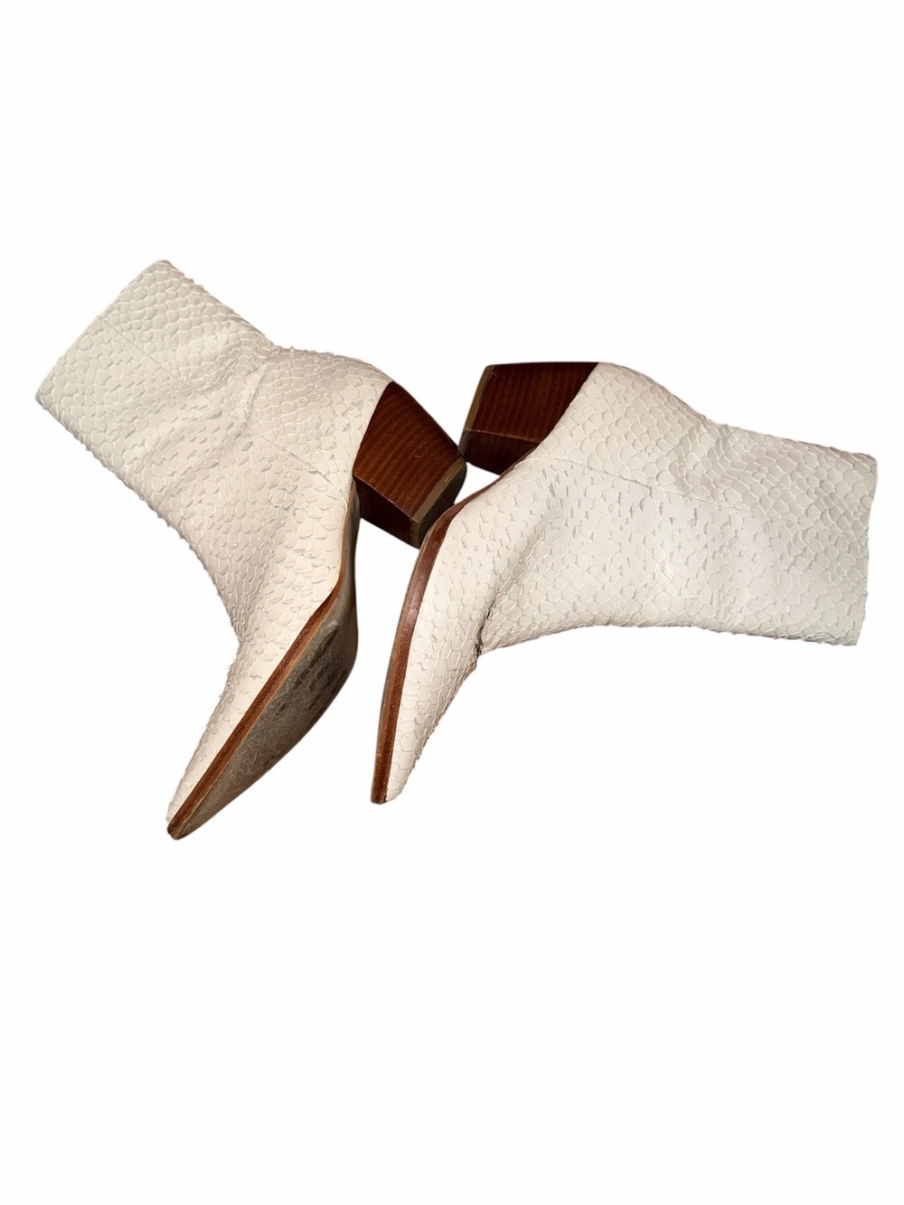 Matisse White Pointed Toe Ankle Boots Snake Embossed Boots Size 8 M - Picture 4 of 6